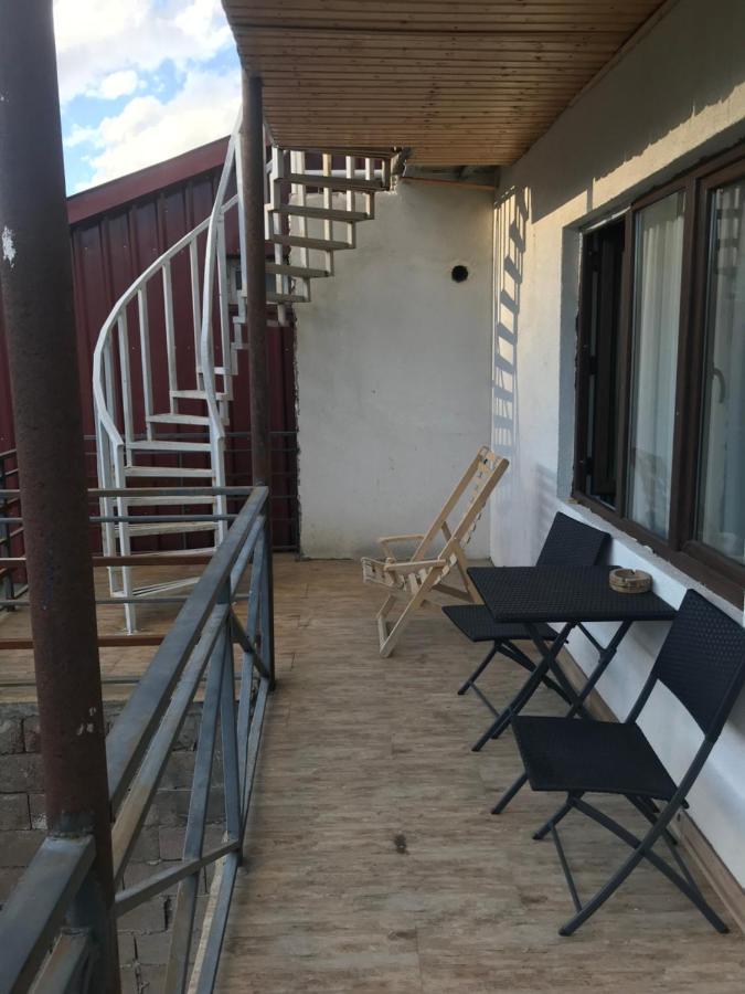 Soso Burduli'S Guesthouse Казбеги Екстериор снимка