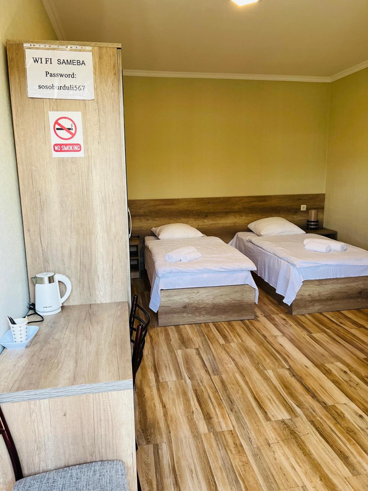 Soso Burduli'S Guesthouse Казбеги Екстериор снимка