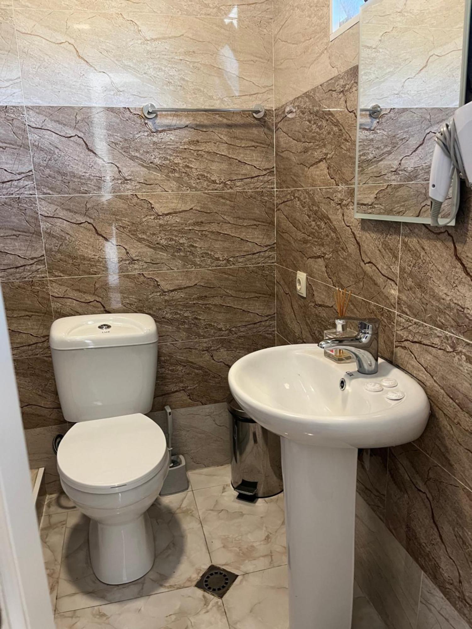 Soso Burduli'S Guesthouse Казбеги Екстериор снимка