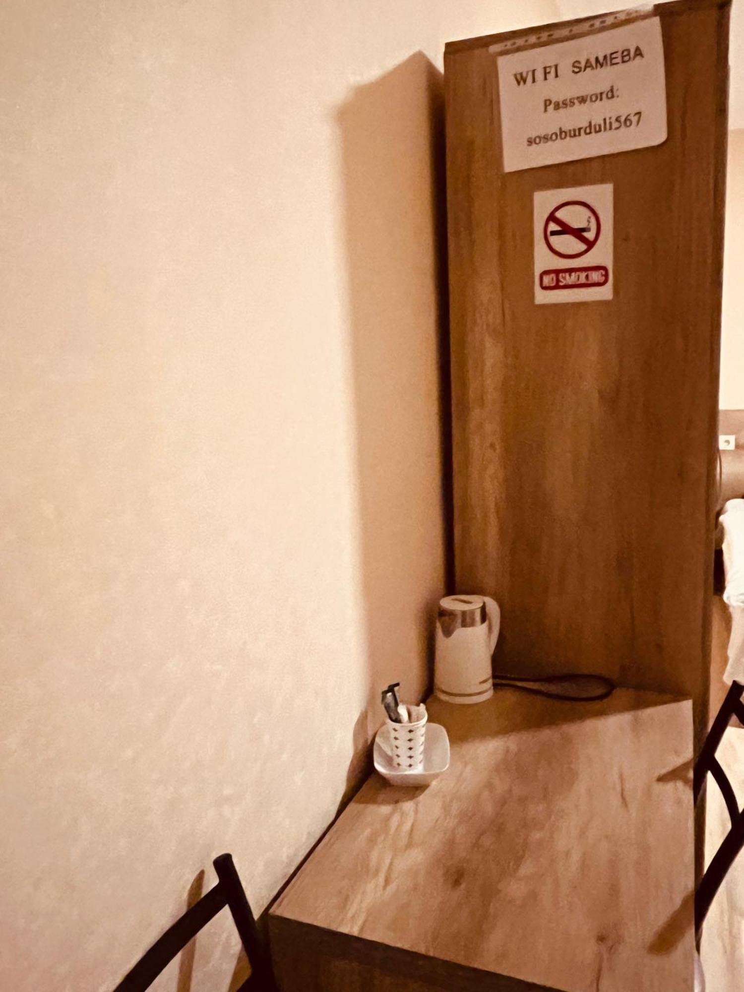 Soso Burduli'S Guesthouse Казбеги Екстериор снимка