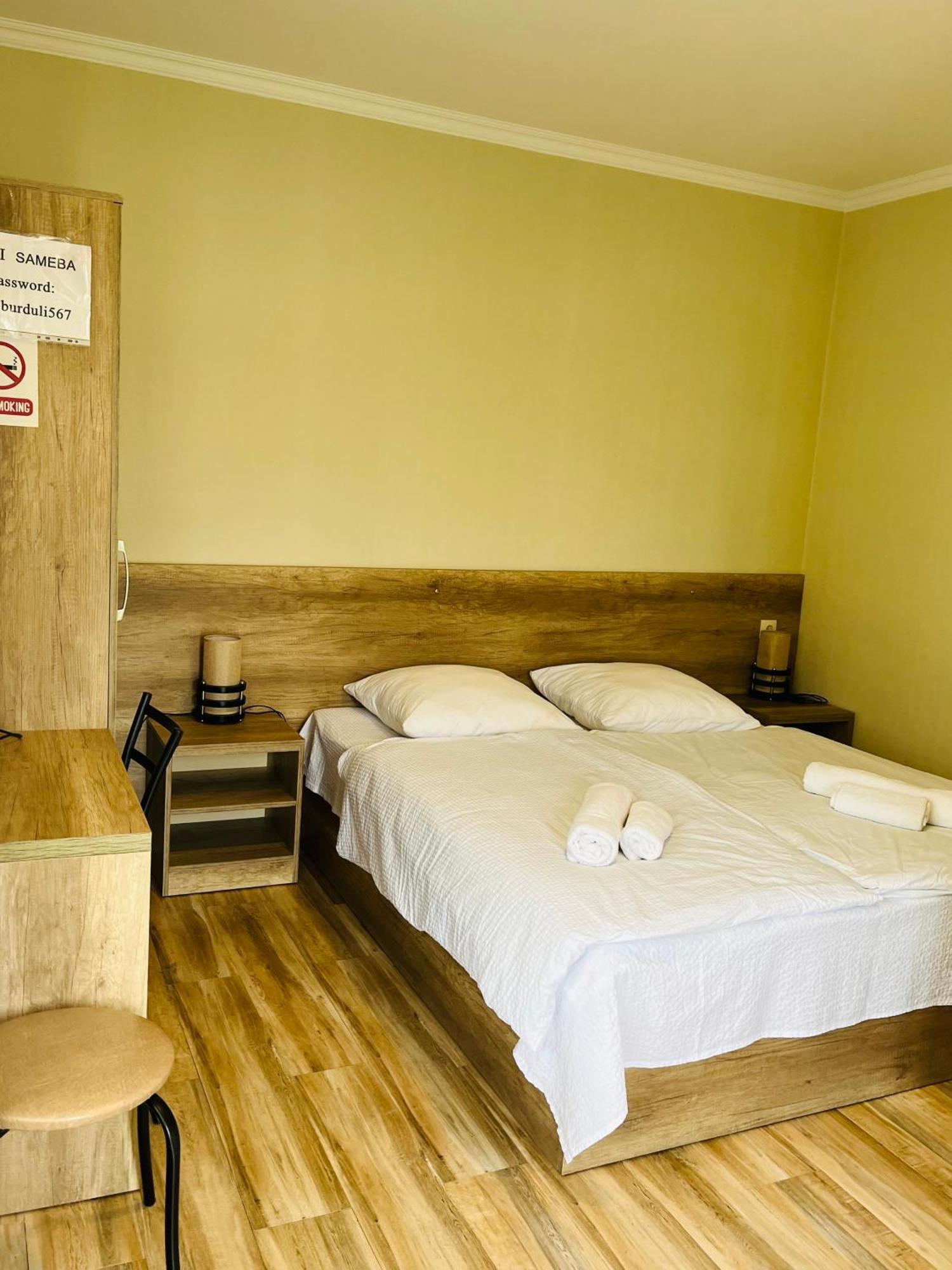 Soso Burduli'S Guesthouse Казбеги Екстериор снимка