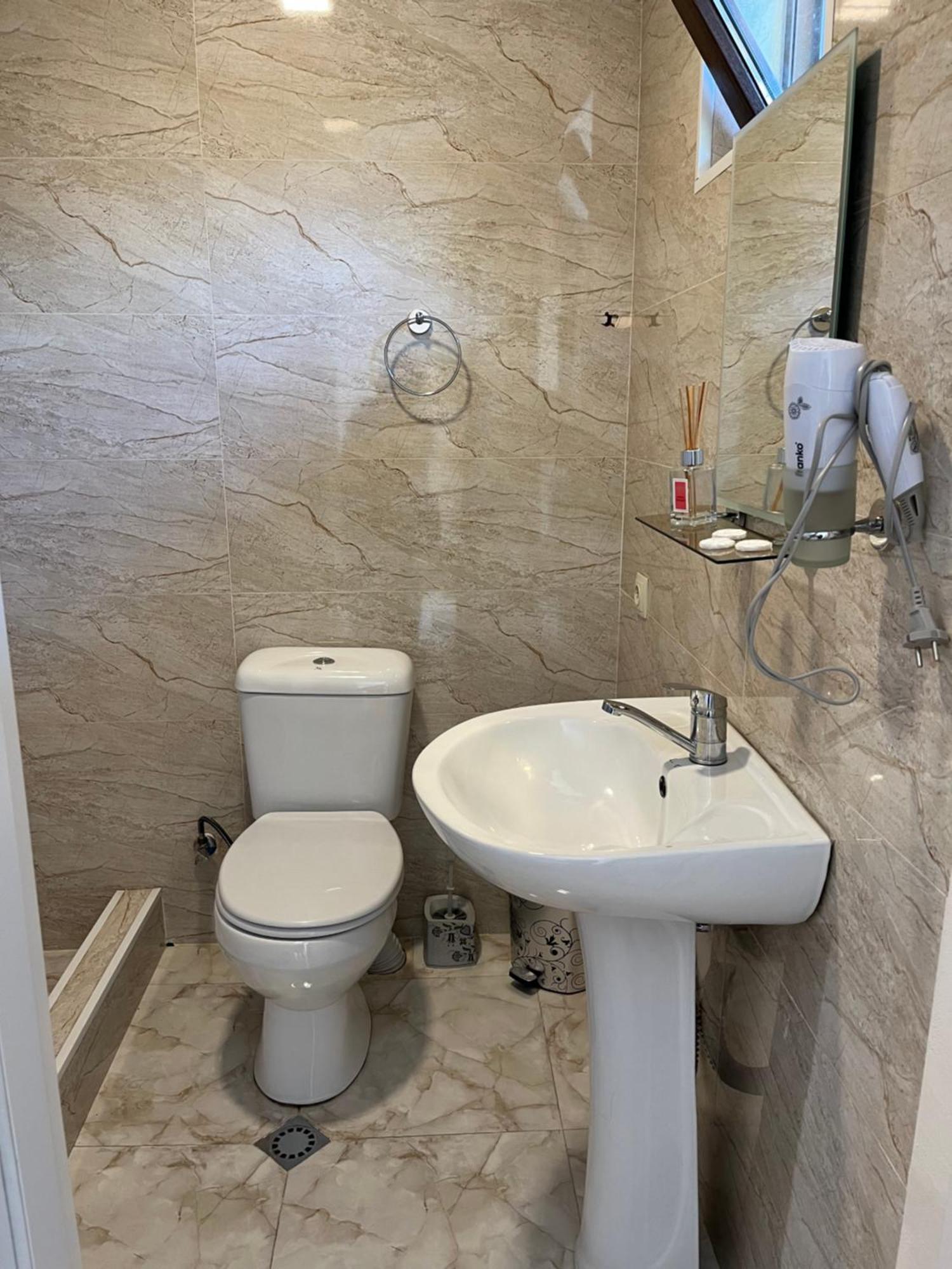 Soso Burduli'S Guesthouse Казбеги Екстериор снимка