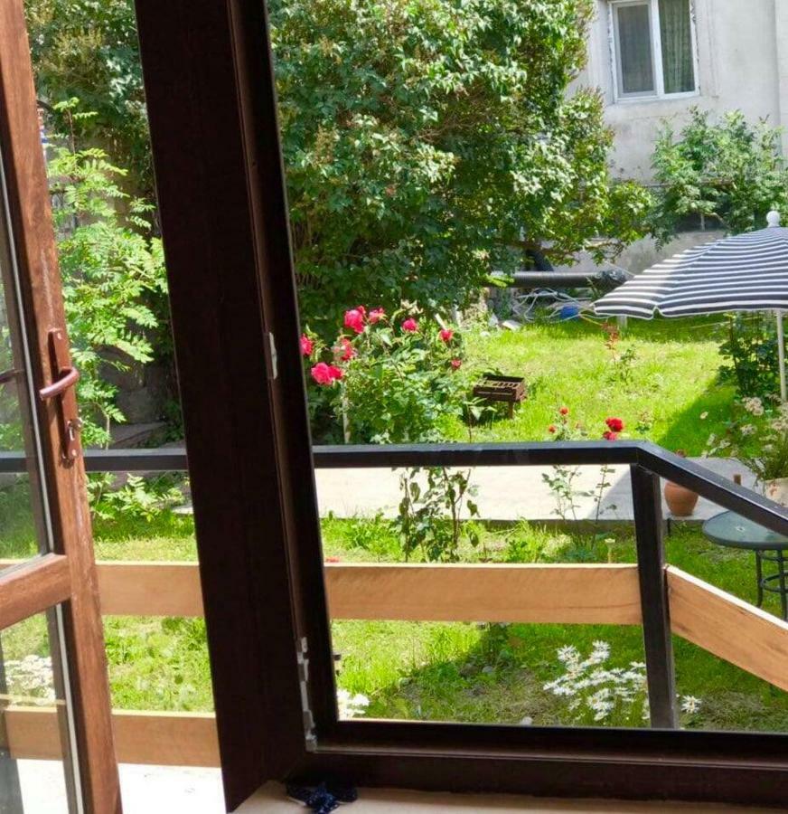 Soso Burduli'S Guesthouse Казбеги Екстериор снимка