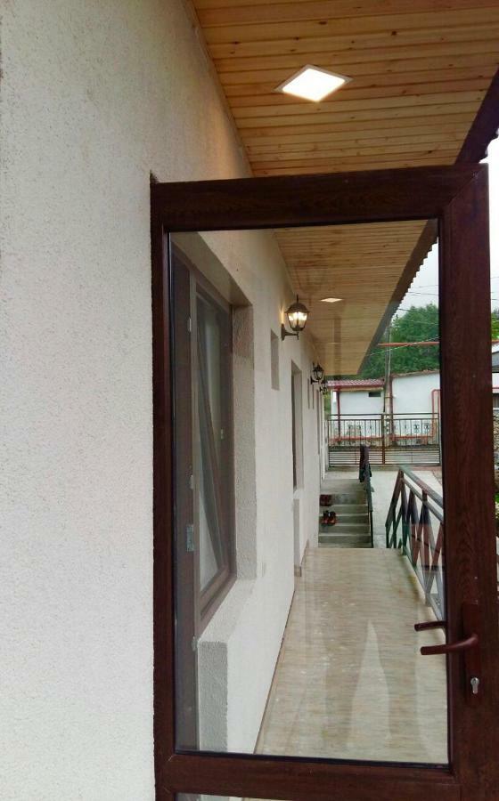 Soso Burduli'S Guesthouse Казбеги Екстериор снимка